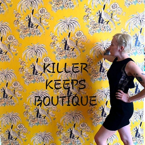 Dresses & Skirts - La Reyna Little Black Dress